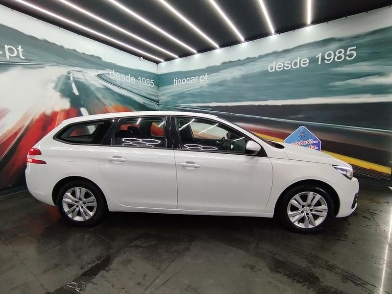 Usado Peugeot 308 SW Active 130 HP (95 kW) 2021 Branco Carrinha