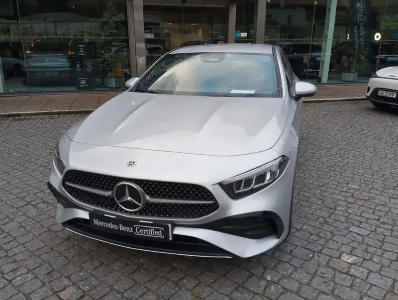 Prata iridium Usado 2023 Mercedes A250 AMG Citadino | € 40.890 (Preço elevado) - Imagem 1/4