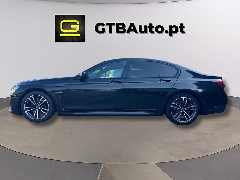 Preto Usado 2022 BMW 745 M Sport Sedan | € 61.900 - Imagem 1/4
