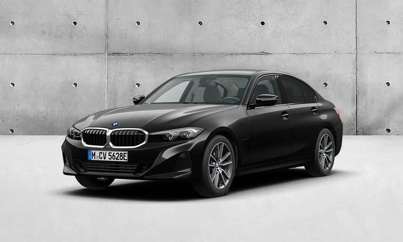 Preto sapphire metalizada Novo 2025 BMW 330e Shadowline Sedan | € 59.987 - Imagem 1/4