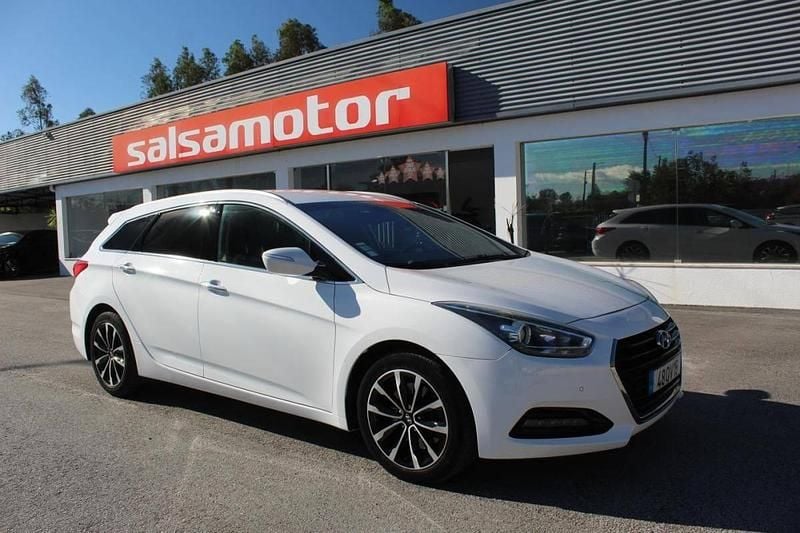 Branco Usado 2016 Hyundai i40 Carrinha | € 13.900 - Imagem 1/4