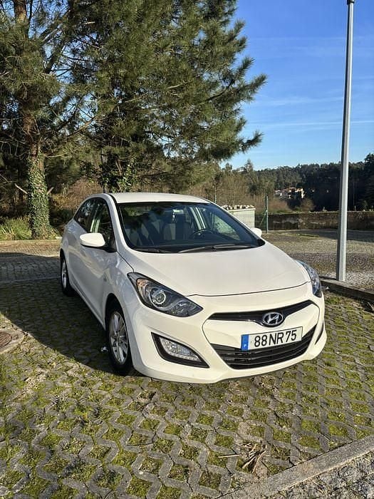 Usado Hyundai i30 90 HP (66 kW) 2013 Sedan