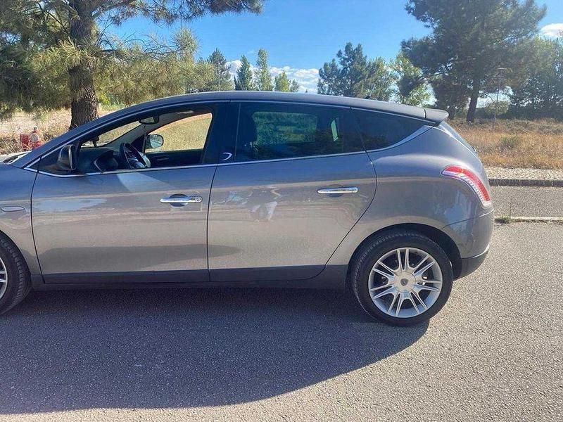 Usado Lancia Delta 120 HP (88 kW) 2008 Citadino