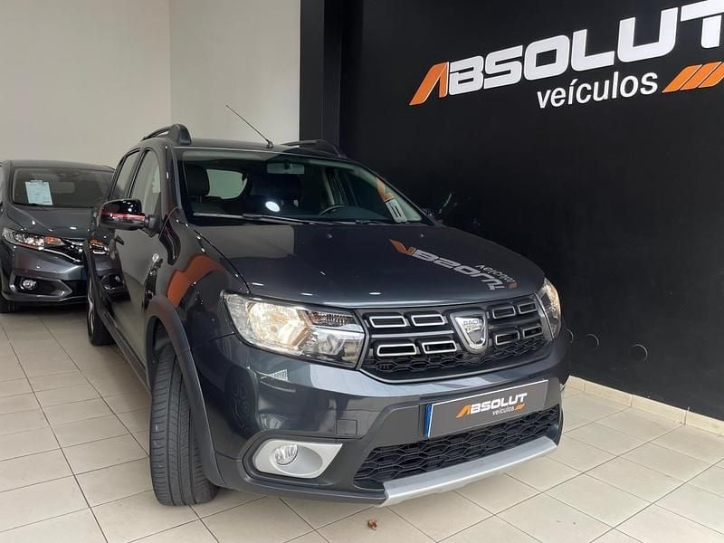 Usado Dacia Sandero Stepway 90 HP (66 kW) 2020 Cinza