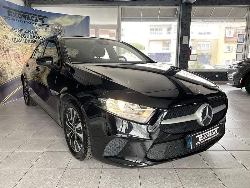 Usado Mercedes A160 Style 109 HP (80 kW) 2020 Preto Citadino