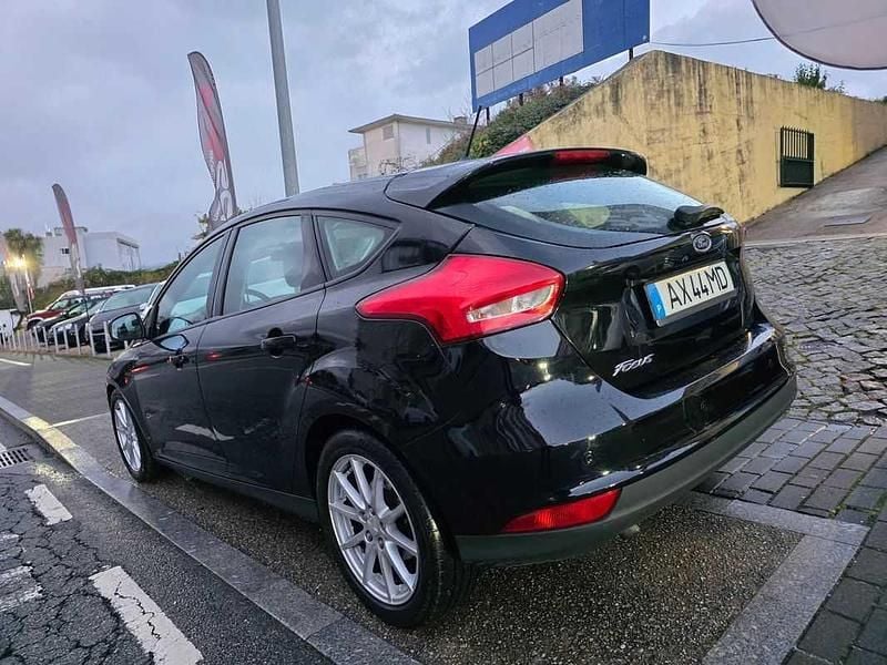 Usado Ford Focus 120 HP (88 kW) 2018 Preto