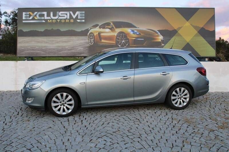 Cinzento Usado 2011 Opel Astra Sport Carrinha | € 6.490 (Preço justo) - Imagem 1/4