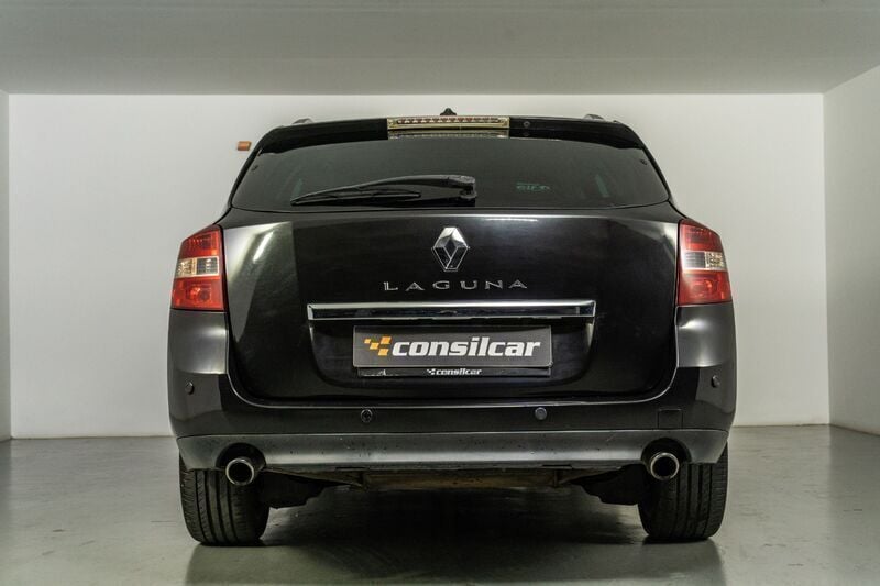 Usado Renault Laguna III Initiale 173 HP (127 kW) 2008 Preto Carrinha