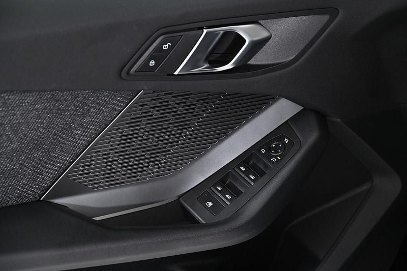 Usado BMW 116 122 HP (89 kW) 2025 Cinza Citadino