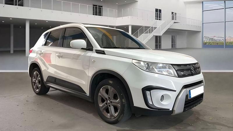 Usado Suzuki Vitara 120 HP (88 kW) 2015 Branco SUV