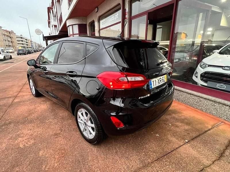 Usado Ford Fiesta 85 HP (62 kW) 2019 Preto Citadino