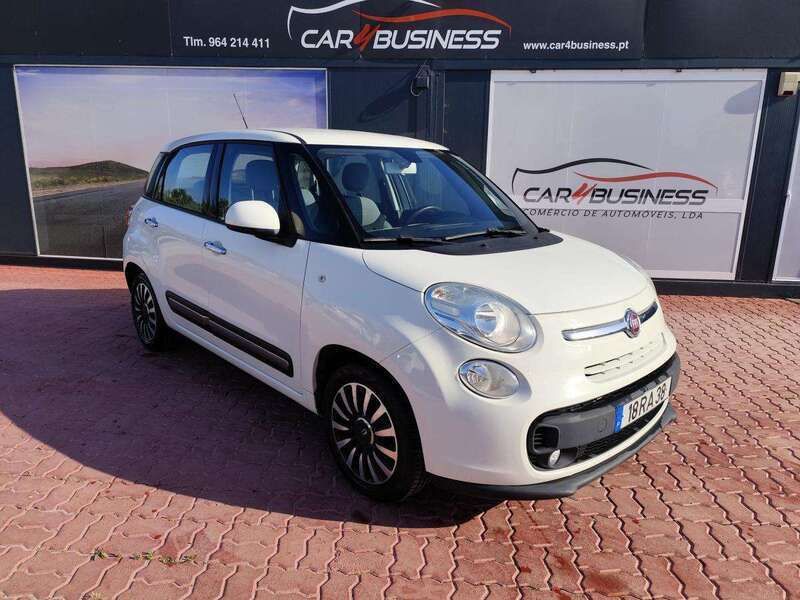 Branco Usado 2016 Fiat 500L Lounge Monovolume | € 10.750 (Preço justo) - Imagem 1/4