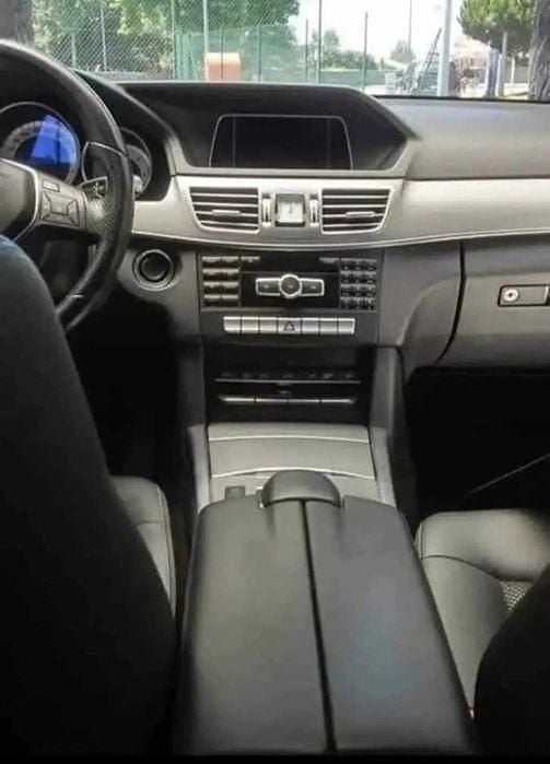 Usado 2015 Mercedes E250 Edition Sedan | € 17.990 - Imagem 1/4