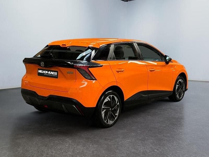 Usado MG MG4 EV 125 kW (170 HP) 2023 Laranja Citadino