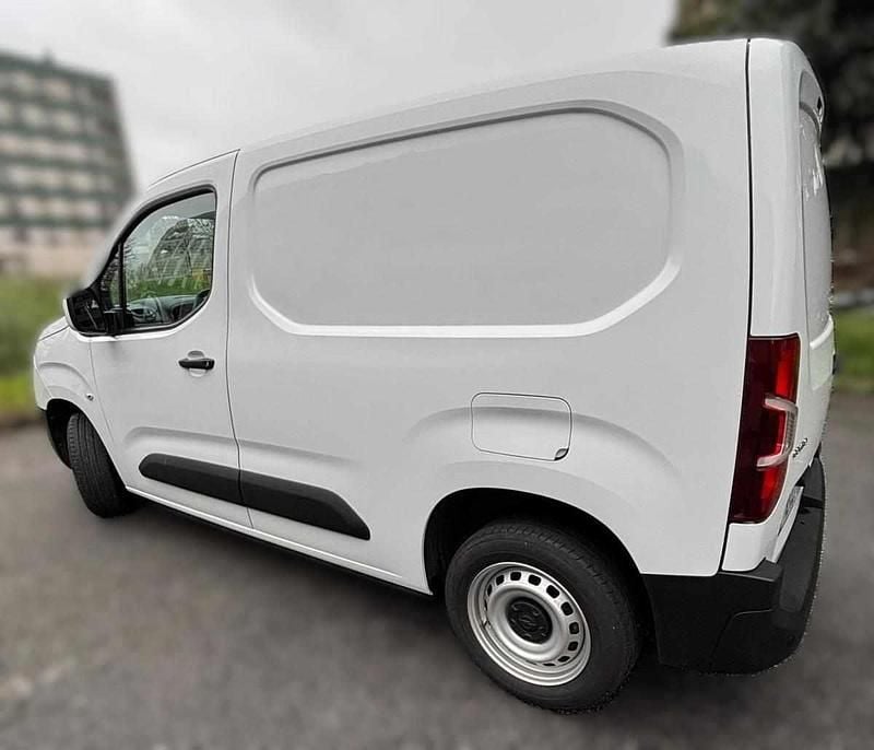 Usado Opel Combo 102 HP (75 kW) 2019 Branco Monovolume