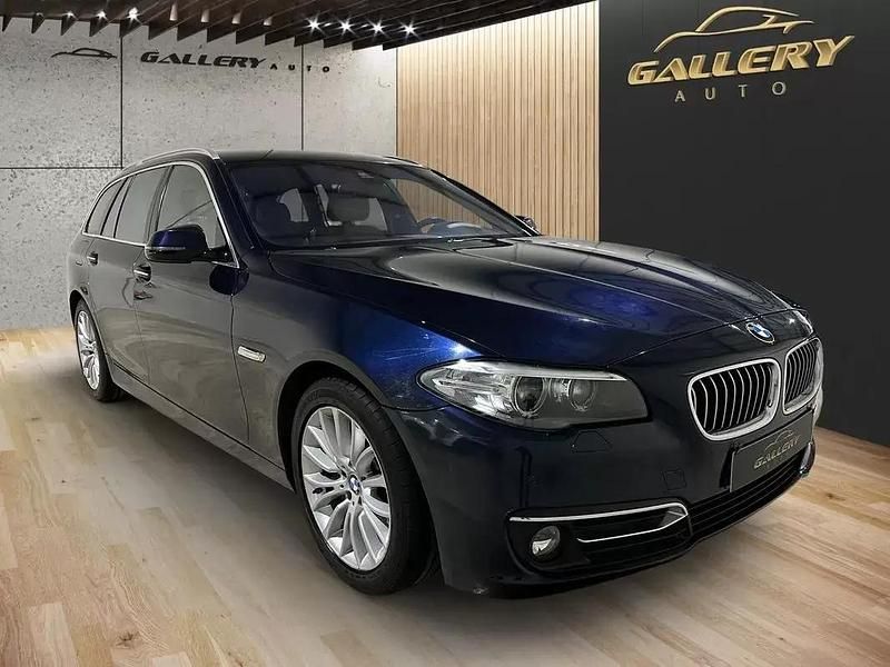 Usado BMW 530 Luxury Line 258 HP (189 kW) 2014 Azul escuro Carrinha