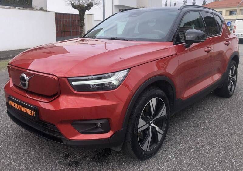 Bordeaux Usado 2021 Volvo XC40 R-Design SUV | € 31.990 (Preço elevado) - Imagem 1/4