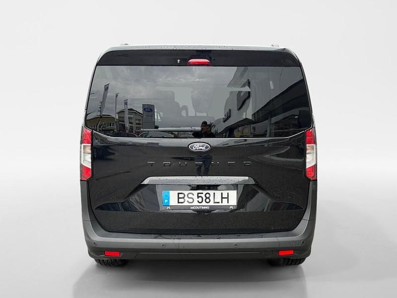 Usado Ford Tourneo Courier 125 HP (91 kW) 2025 Preto Monovolume