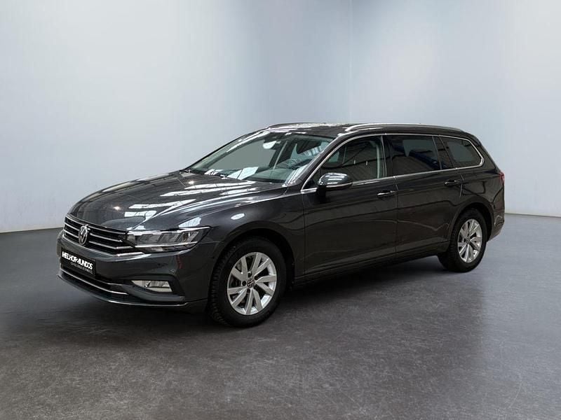 Cinza Usado 2022 VW Passat Business Carrinha | € 22.990 (Preço justo) - Imagem 1/4