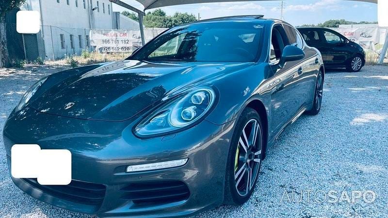 Cinzento Usado 2014 Porsche Panamera S E-Hybrid Sedan | € 42.499 (Bom preço) - Imagem 1/4