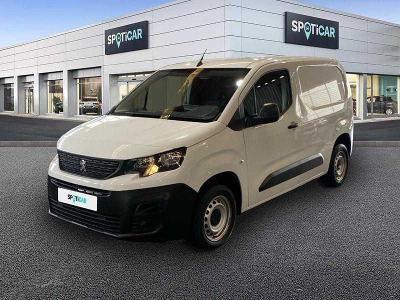 Branco Usado 2023 Peugeot Partner Monovolume | € 17.500 (Preço justo) - Imagem 1/2