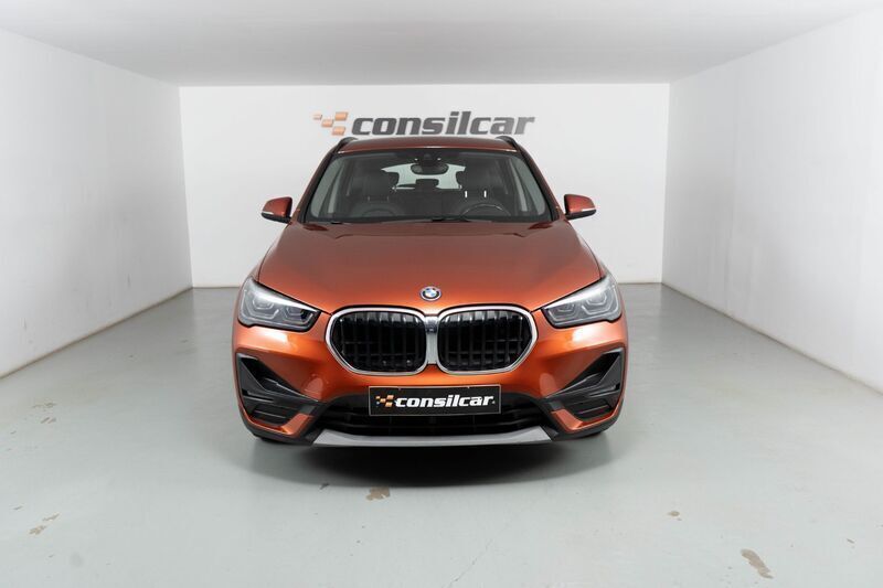 Laranja Usado 2021 BMW X1 SUV | € 24.980 - Imagem 1/4