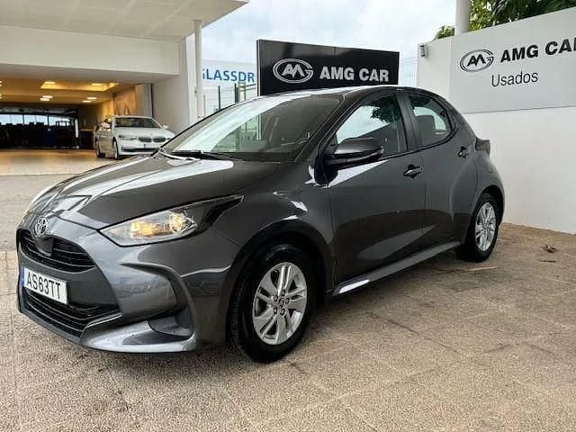 Cinza Usado 2022 Toyota Yaris Comfort | € 17.900 (Preço justo) - Imagem 1/4