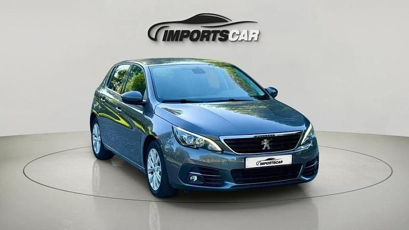 Cinzento Usado 2018 Peugeot 308 Active Sedan | € 11.999 (Preço justo) - Imagem 1/4