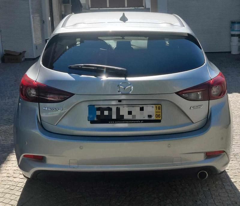 Cinzento Usado 2018 Mazda 3 Sedan | € 15.500 (Preço justo) - Imagem 1/4