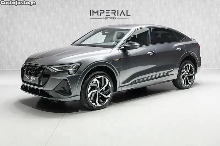 Cinza Usado 2022 Audi e-tron S-Line SUV | € 41.950 (Preço justo) - Imagem 1/1