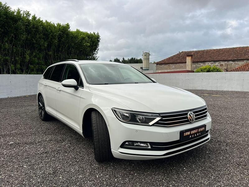 Branco Usado 2016 VW Passat Business Carrinha | € 14.990 (Caro) - Imagem 1/3