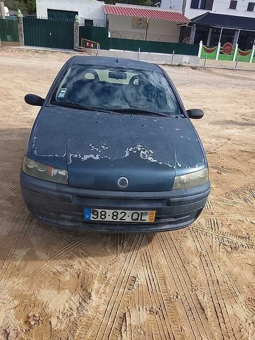 Usado 2000 Fiat Punto Sedan | € 1.000 (Preço justo) - Imagem 1/4