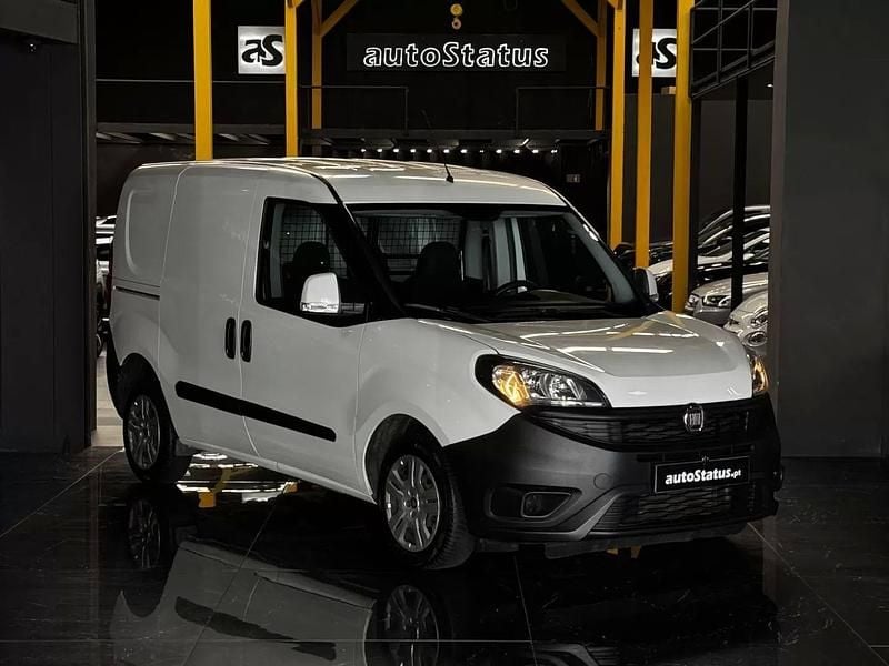 Branco Usado 2020 Fiat Doblò Easy Monovolume | € 10.990 (Preço justo) - Imagem 1/4