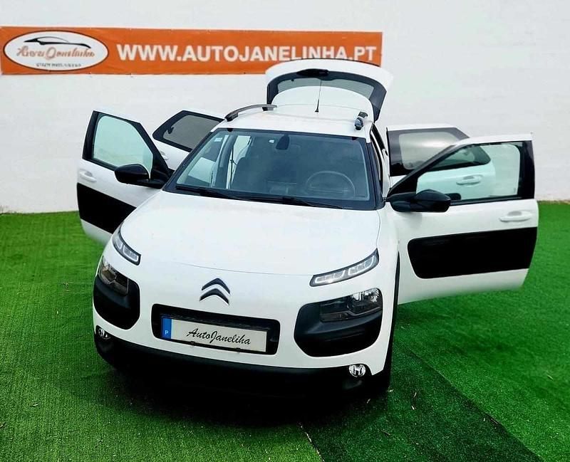 Branco Usado 2015 Citroën C4 Cactus Citadino | € 10.000 - Imagem 1/4