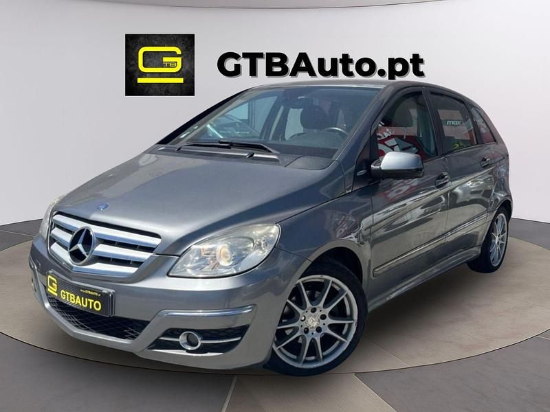 Cinza Usado 2010 Mercedes B160 Monovolume | € 7.750 - Imagem 1/4