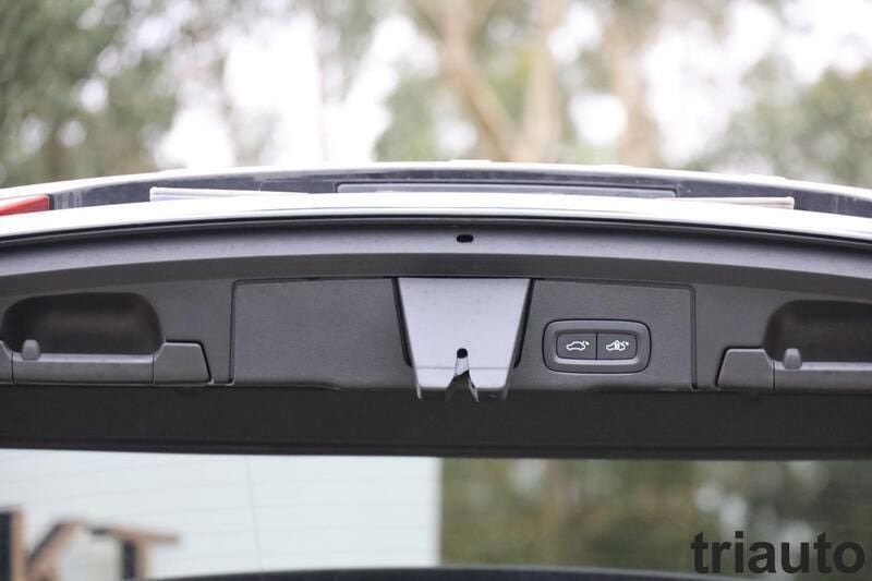 Usado Volvo XC60 Plus 350 HP (257 kW) 2023 Onyx black SUV