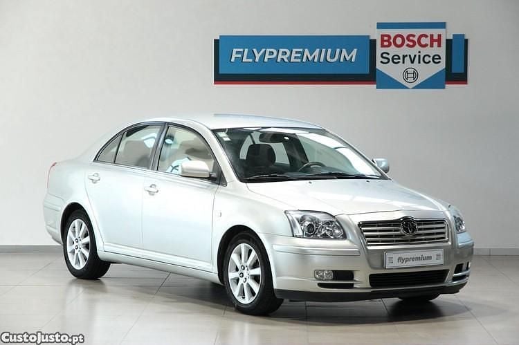 Cinza Usado 2004 Toyota Avensis Sol Sedan | € 4.990 - Imagem 1/1