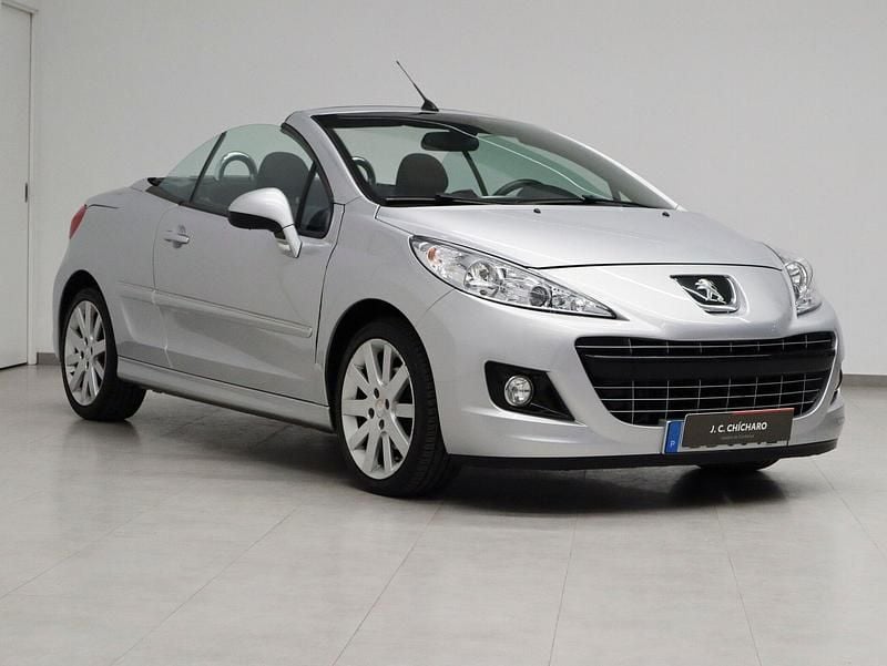 Cinza Usado 2013 Peugeot 207 Active Cabrios | € 12.900 - Imagem 1/4