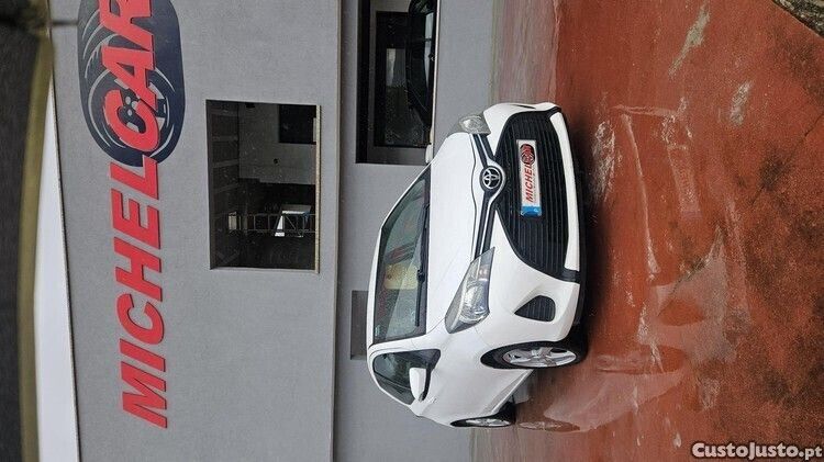 Branco Usado 2015 Toyota Yaris Luna | € 11.999 - Imagem 1/1