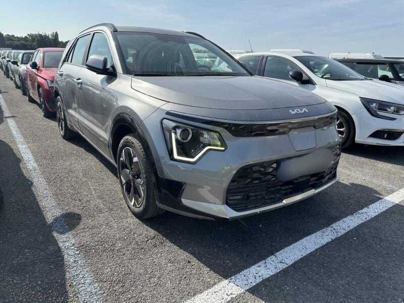 Cinzento Usado 2023 Kia e-Niro SUV | € 30.750 (Bom preço) - Imagem 1/4
