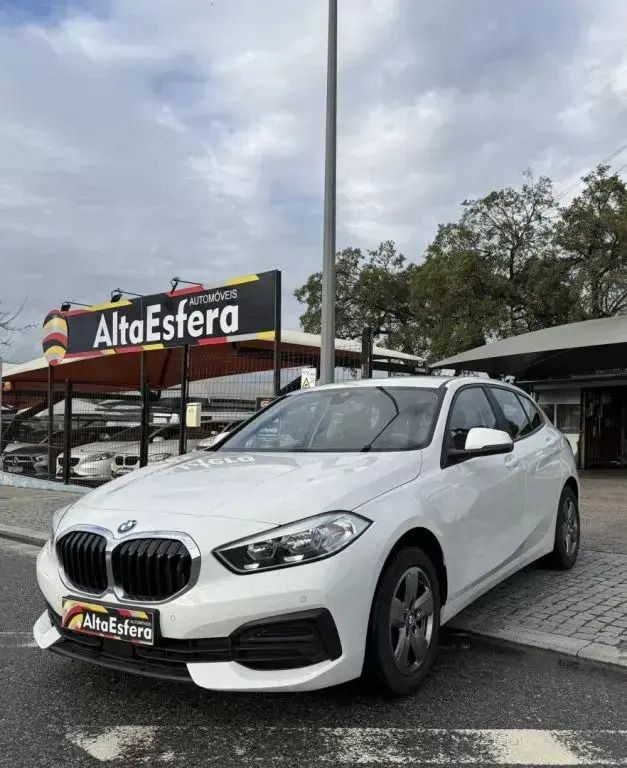 Branco Usado 2020 BMW 116 Advantage Citadino | € 26.900 (Caro) - Imagem 1/4