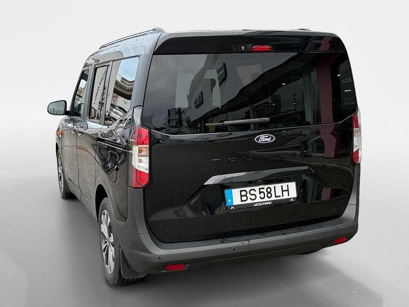 Usado Ford Tourneo Courier 125 HP (91 kW) 2025 Preto Monovolume