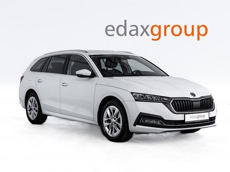 Branco Usado 2020 Skoda Octavia First Edition Carrinha | € 22.490 (Preço justo) - Imagem 1/4