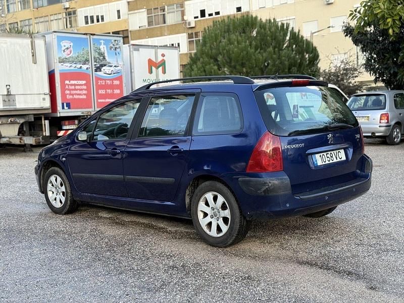 Usado Peugeot 307 70 HP (51 kW) 2003 Azul Carrinha