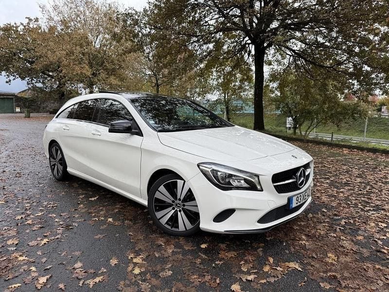 Branco Usado 2017 Mercedes CLA180 Shooting Brake Urban Carrinha | € 19.990 (Bom preço) - Imagem 1/4