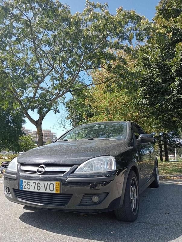 Preto Usado 2003 Opel Corsa Citadino | € 600 (Super Preço) - Imagem 1/4