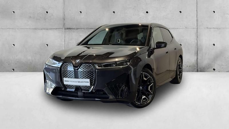 Cinza sophisto metalizada brilhante Usado 2023 BMW iX Comfort Edition SUV | € 74.946 (Preço justo) - Imagem 1/4