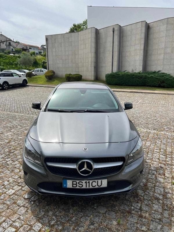 Usado Mercedes CLA180 109 HP (80 kW) 2016 Cinzento Sedan