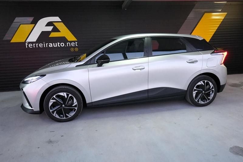 Usado MG MG4 EV 125 kW (170 HP) 2024 Cinza Citadino