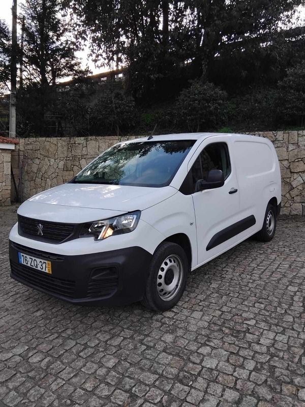 Branco Usado 2019 Peugeot Partner Monovolume | € 12.850 (Preço justo) - Imagem 1/4